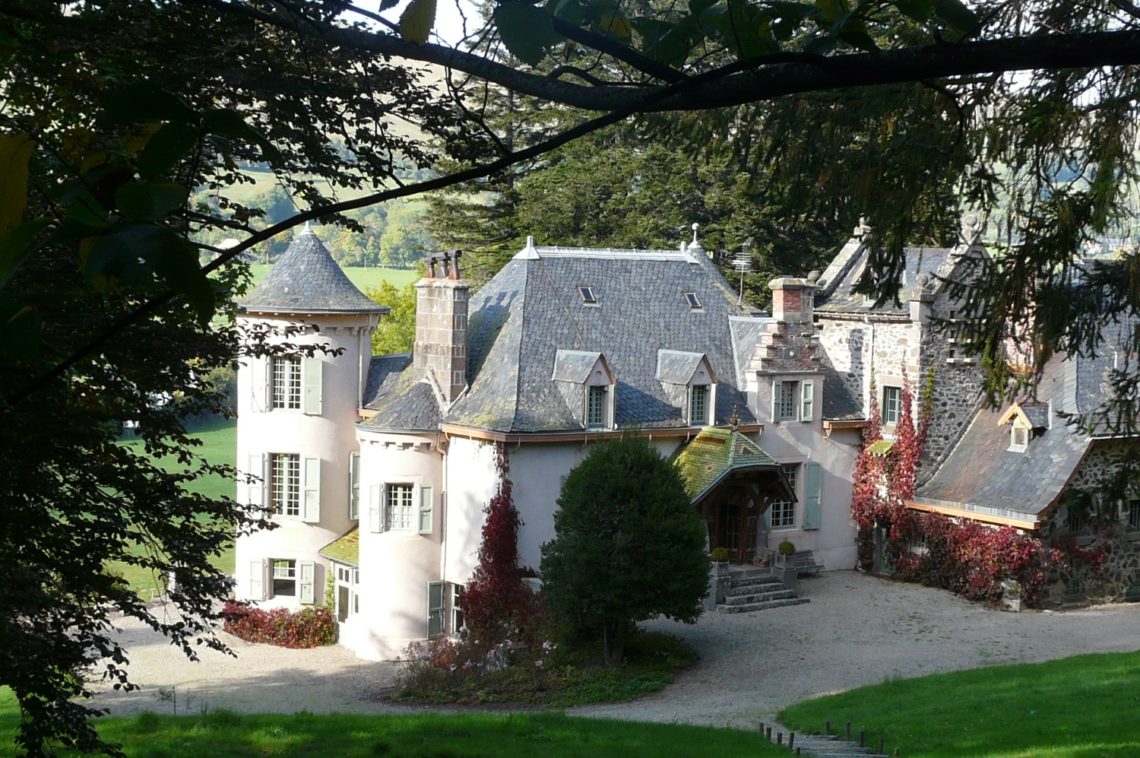 chateau-cheyrelle1